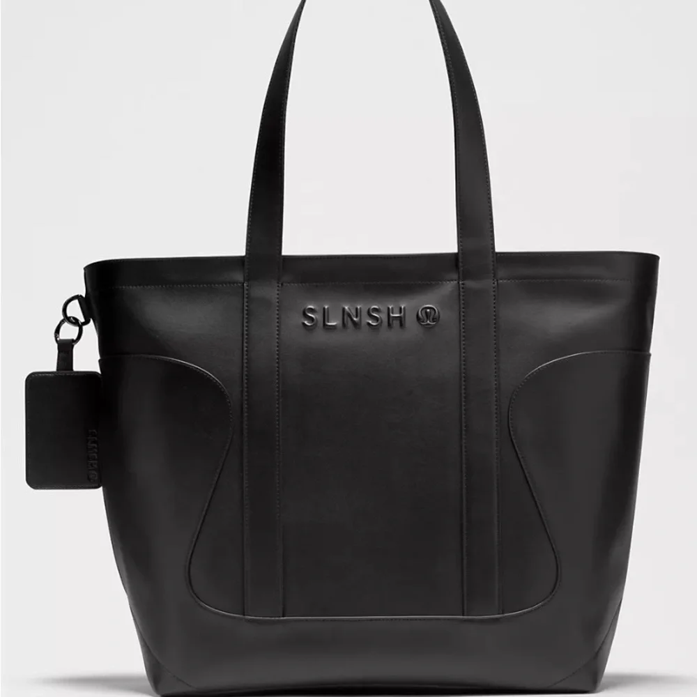black lululemon tote bag Athletica Lululemon Side-Cinch Shopper 18L (Black) : Clothing, Shoes & Jewelry This Roomy Tote Handles It All Black Totes | lululemon
